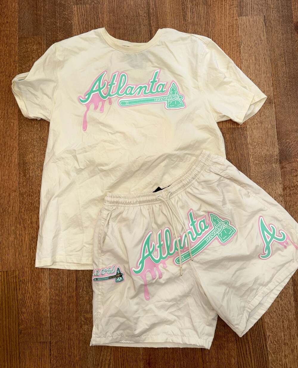 Pro Standard Atlanta Braves Luxury Athletic Drip Logo short shirt Set